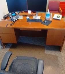 [#E4-244] Desk 6’ X 3’