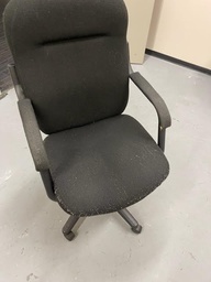 [#B5-84] BLACK UPHOLSTERED CHAIR