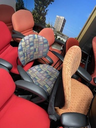 [#B13-117] CHECKERED TASK CHAIR