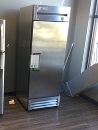 [#G10-39] Fridge - True Manufacture  27x25x76