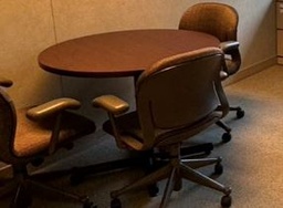 [#B13-17] Office chair, misc.