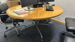 [#C5-32] Conference table | Mesa de conferencia