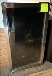 [#G9-18] Small Beverage Fridge