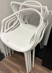 [#B4-24] White Chairs
