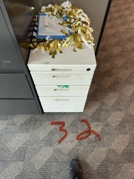 [#D16-32] Small file Cabinet