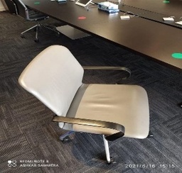 [#B13-120] White Task Chair