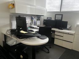 [#E8-3] Private Offices