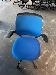 [#B5-35] Blue Cobi Chair