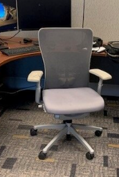 [#B13-24] Task chair, grey mesh