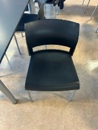 [#B4-10] Black Stacking Chair