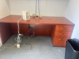 [#E3-24] Straight Desk w/ ped