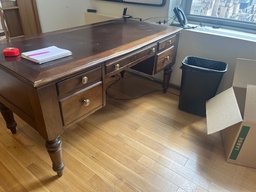[#E3-62] Wood Desk
