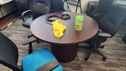 [#C5-37] Round Meeting Table