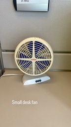 [#H7-18] Small desk fan