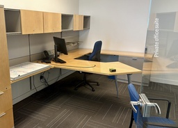 [#E8-21] Private office