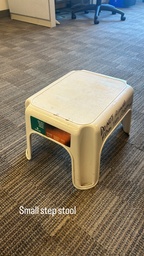 [#L1-60] White stepstool