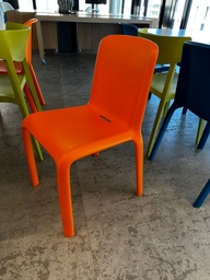[#B4-7] Chair, orange 