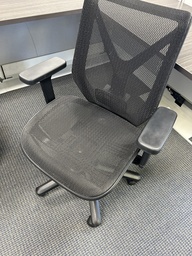 [#B13-13] Desk chair