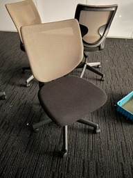 [#B12-1] Armless chair