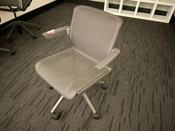 [#B13-18] Chair
