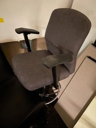 [#B13-34] Chair