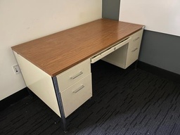 [#E4-40] Desk and file cabinet