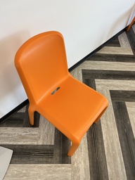 [#B4-59] Plastik Chair Orange