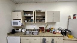 [#I1-14] Kitchen Area Dishes