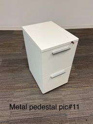 [#D16-11] FF Pedestal (Metal)