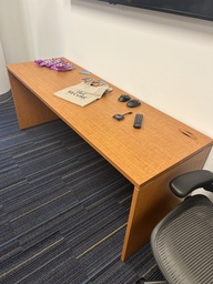 [#C11-5] Small Table