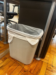 [#G3-1] Rubbermaid Waste Bins