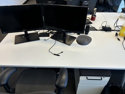 [#A1-1] 8 Desks (2 Pods of 4)