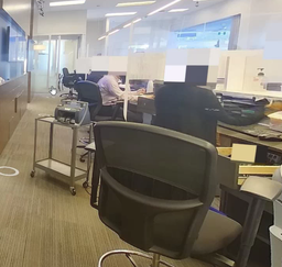 [#B13] Teller Chairs