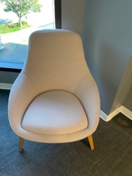 [#B12-17] Beige Lounge Chair