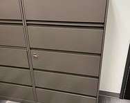 [#D12-139] H 65 X W 36 X D 18 File Cabinet  