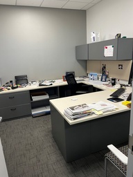 [#E7-9] DESK - LEFT HAND WITH 2 OVERHEADS, 2 TACKBOARDS