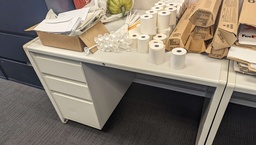 [#E3-24] STEELCASE DESK 30"X45" W/BBF PED