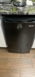[#G9-14] Magic Chef mini fridge