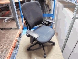 [#B13-4] Steelcase Leap Desk Chair Highback Adj Arms - Licorice Mesh
