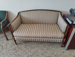 [#B6-144] Couch 53x29x30