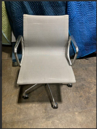 [#B8] Eames Conferance Chair Chrome Base/Mesh Seat