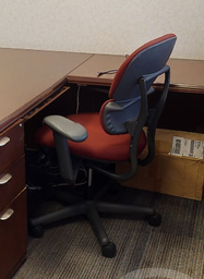 [#B13-6] Red Task Chair