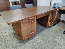 [#E4-449] Desks