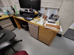 [#E3-679] Desks
