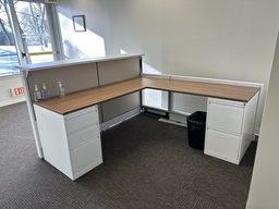 [#E8-16] Secretary Station (6.5'x7')