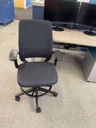 [#B13-4] Steelecase Stool
