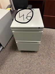 [#D16-46] Grey Pedestal