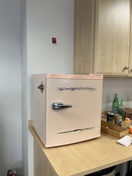 [#G9-20] Mini-fridge (retro style)