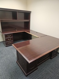 [#E7] U-Shaped Desk with Hutch