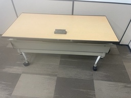 [#C13] Rolling Table